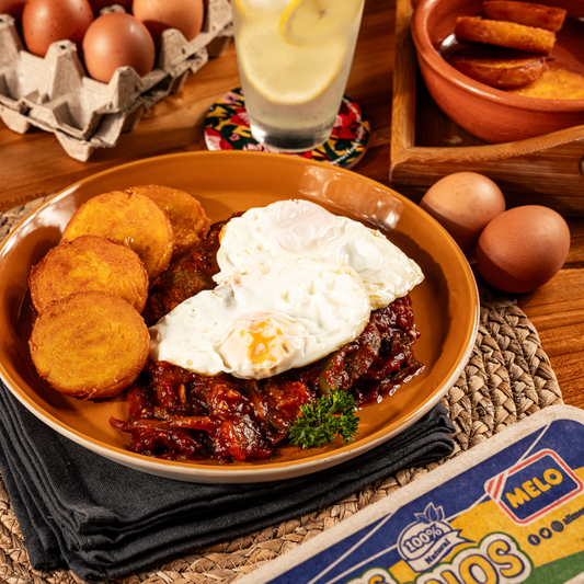 Bistec a caballo con huevos y tortitas Melo
